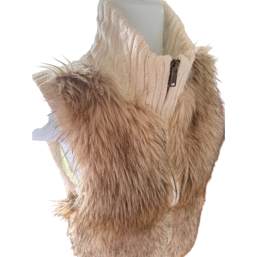 Y2K 2000s style Justice Faux‎ Fur Knit Sweater Vest